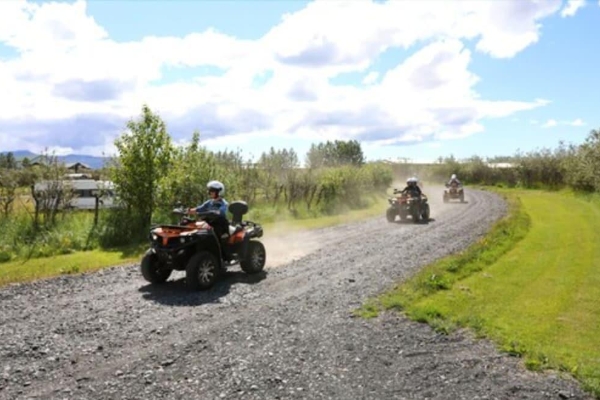 Hotel Hellisholar Cottages (Hlíðarendi)